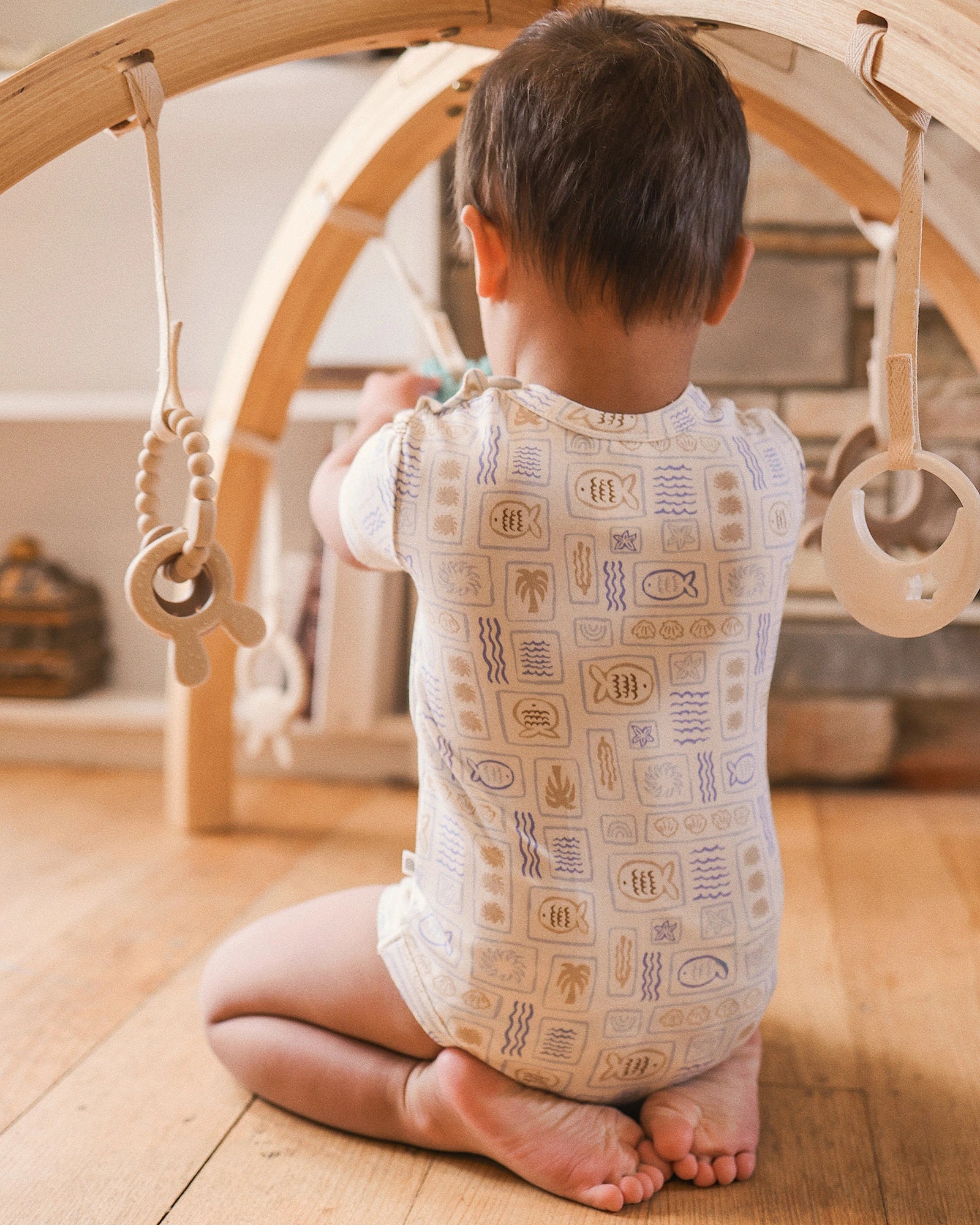 Kynd Baby Comfy Bodysuit Short Sleeve Salty Shores - Size 00