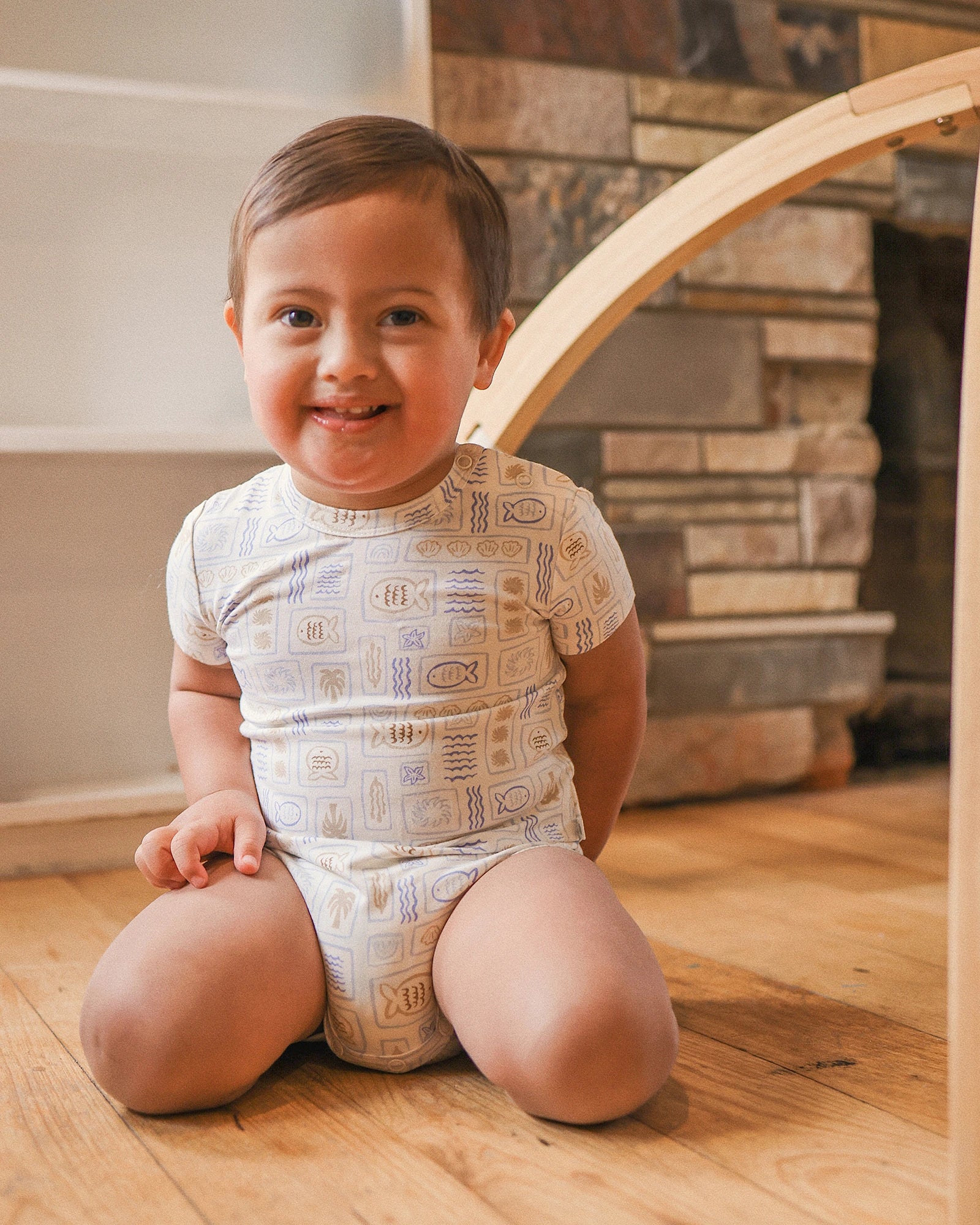 Kynd Baby Comfy Bodysuit Short Sleeve Salty Shores - Size 00