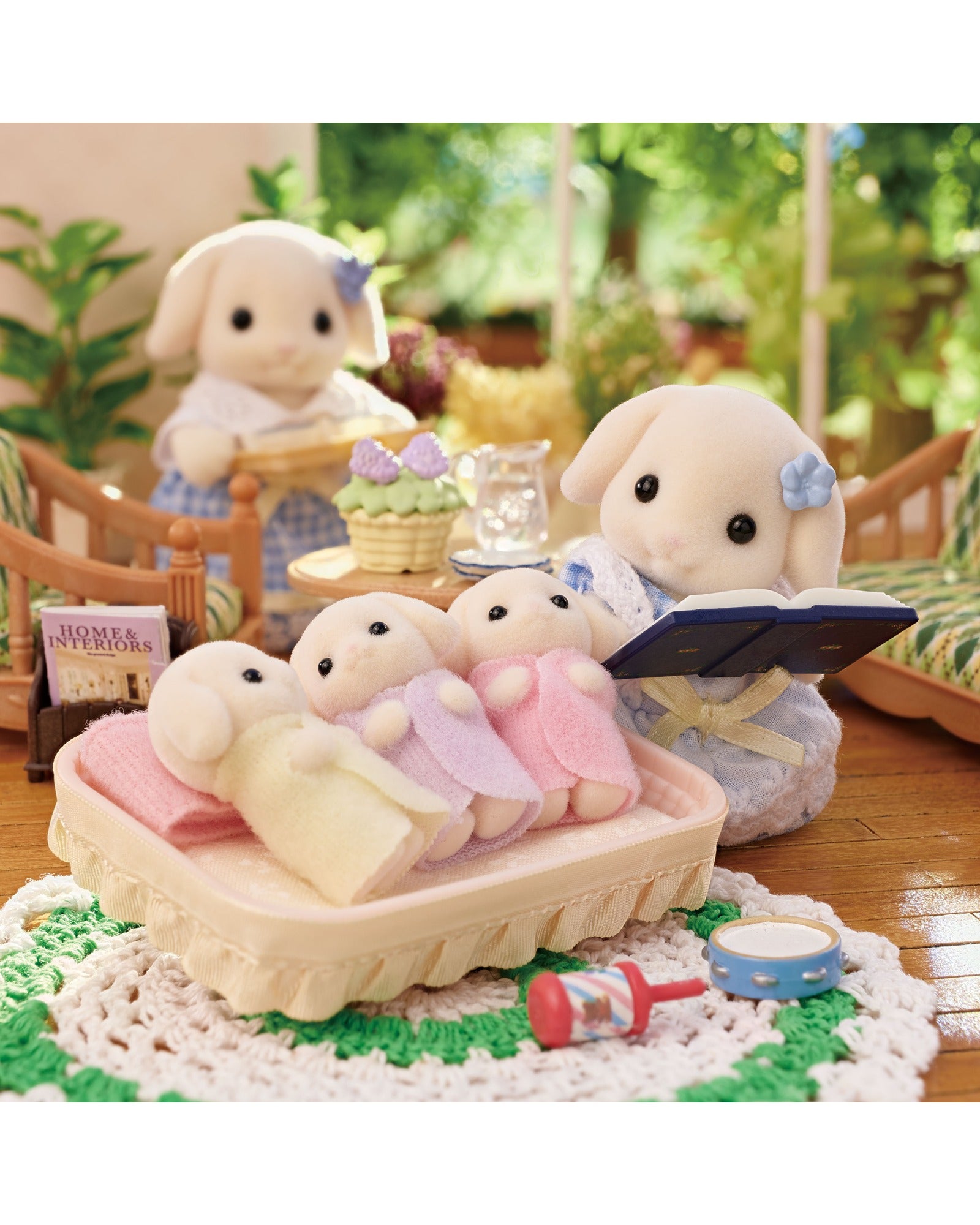 Sylvanian Families Flora Rabbit Family