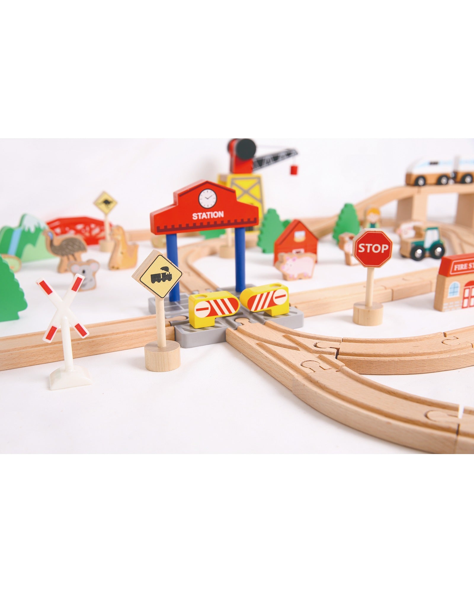Bello Town & Country Train Set