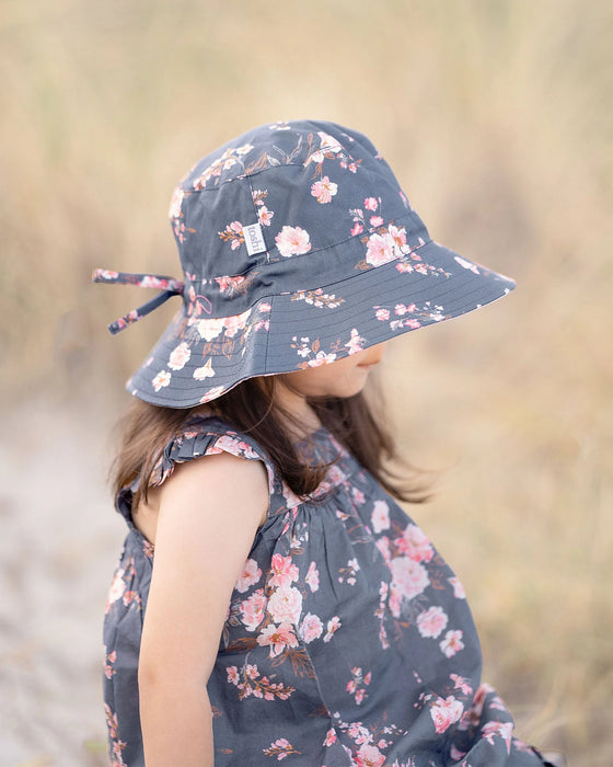 Toshi Sunhat Felicia Moonlight