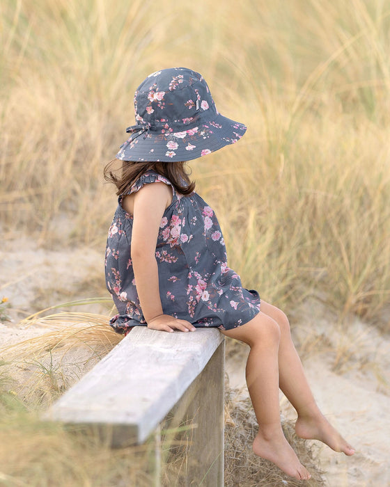 Toshi Sunhat Felicia Moonlight
