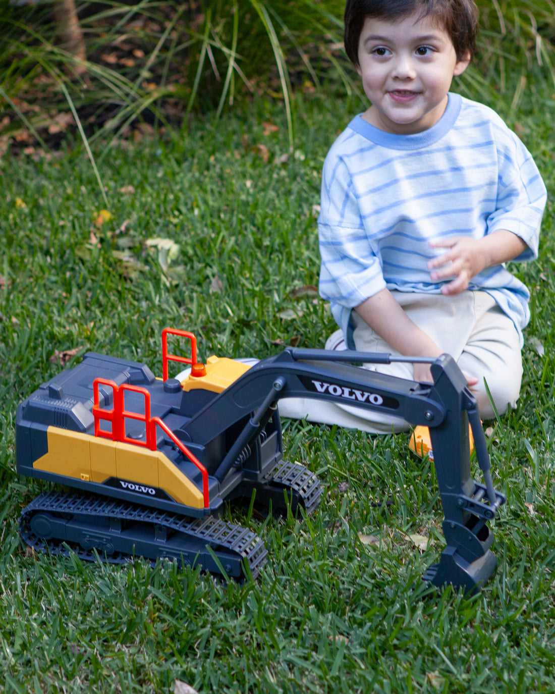 Volvo Mega Excavator RC