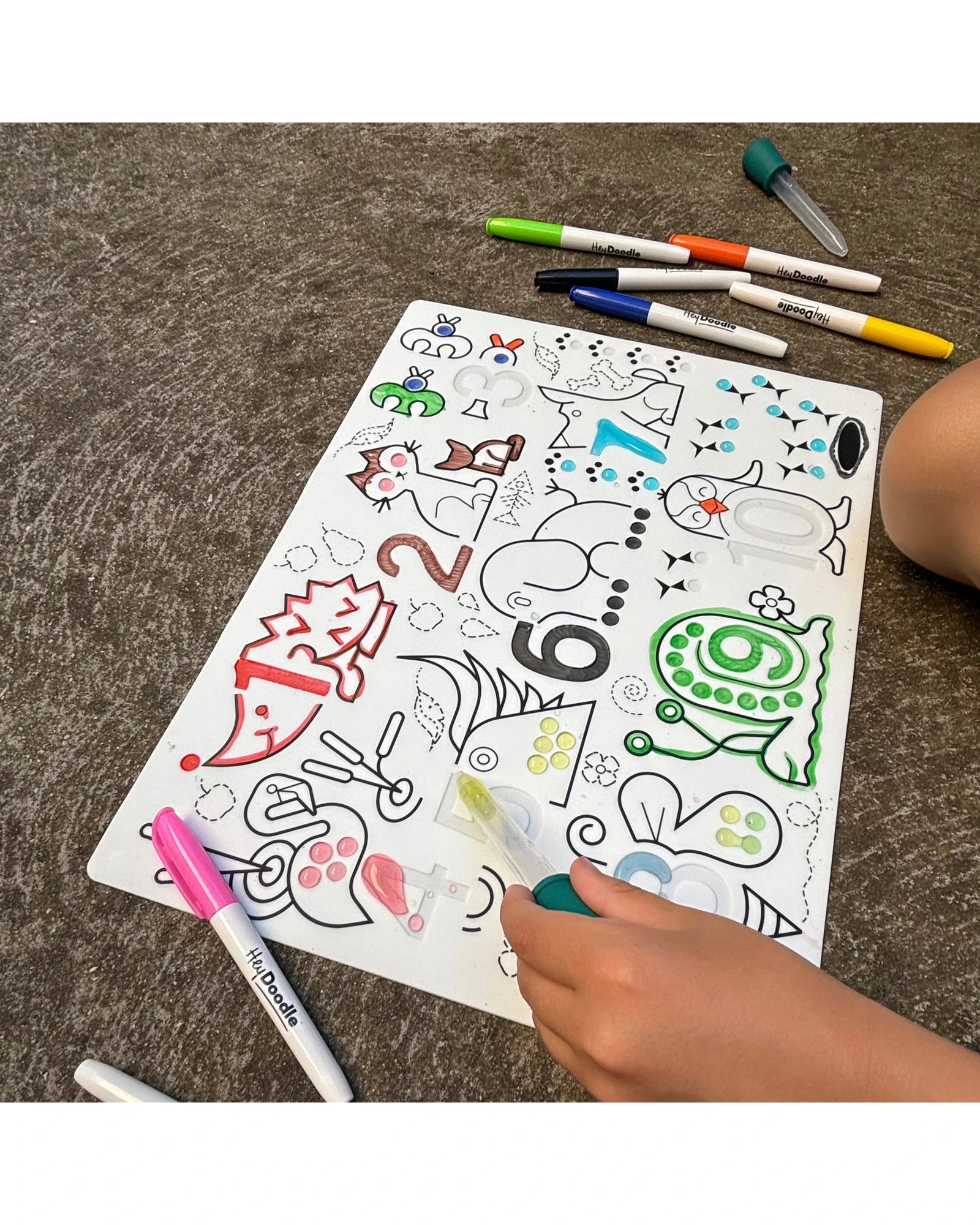 HeyDoodle Wild Digits Sensory Colouring & Doodle Mat