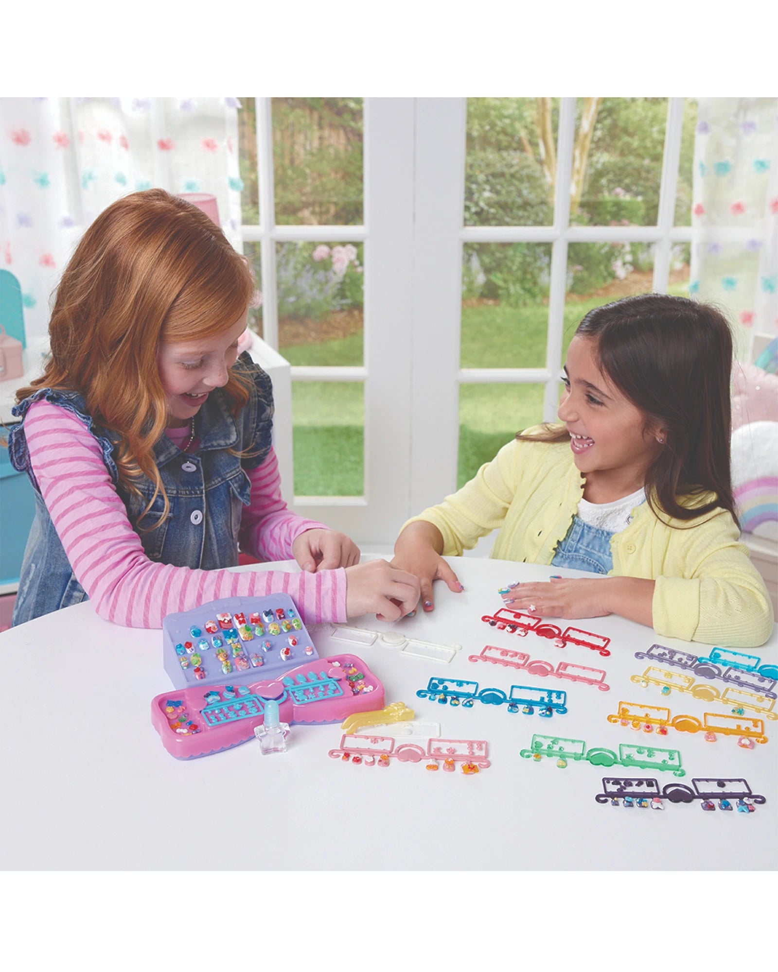 Aquabeads - Design 'n' Display Nail Studio