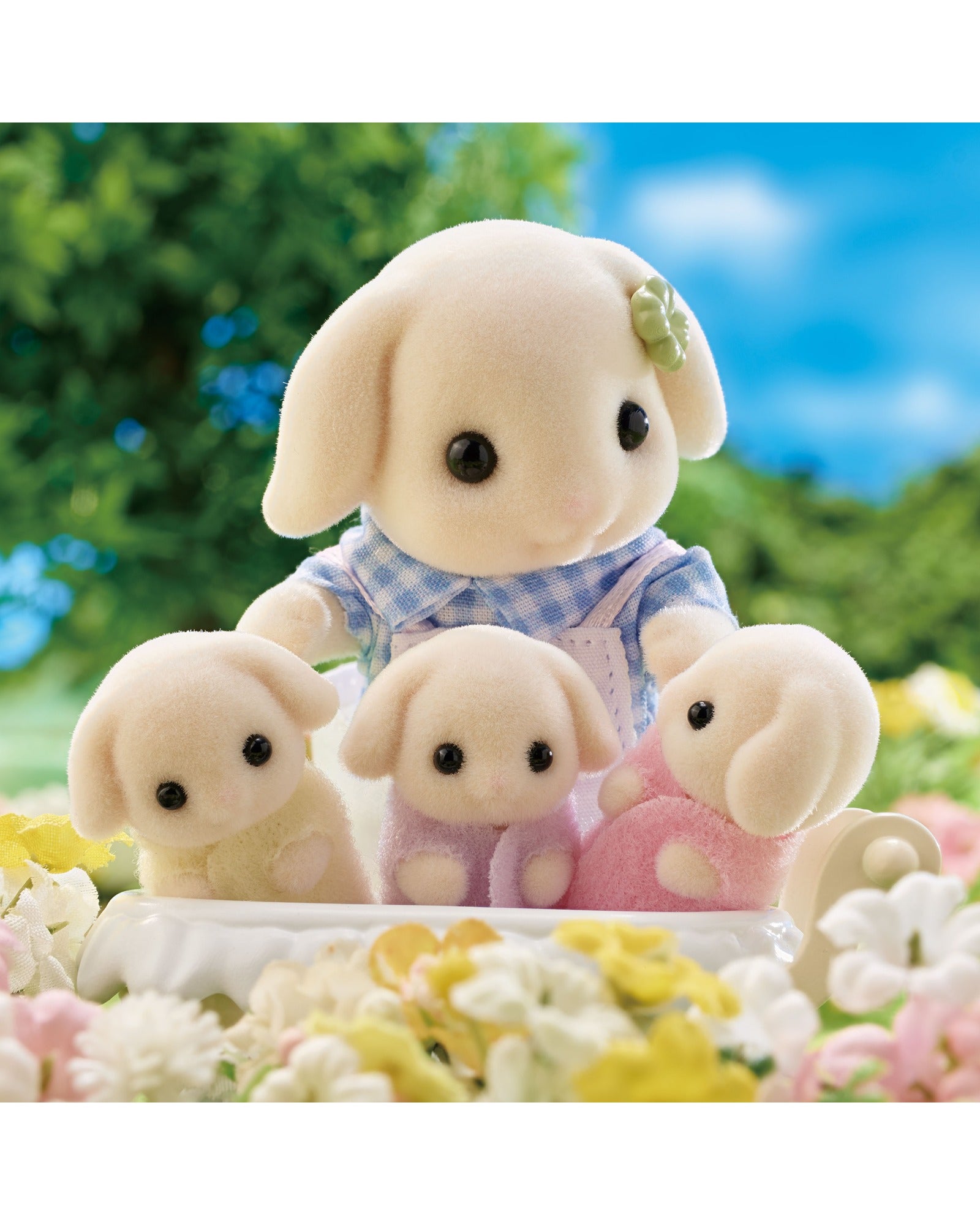 Sylvanian Families Flora Rabbit Family