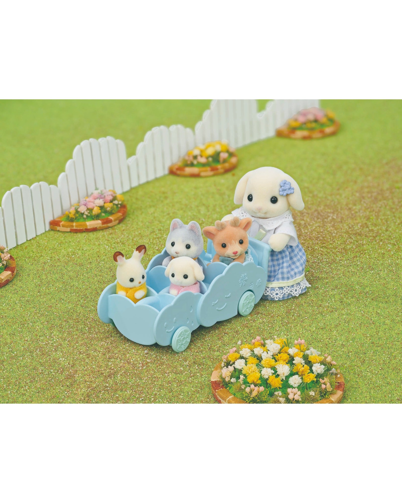 Sylvanian Families Rainbow Fun Nursery Bus