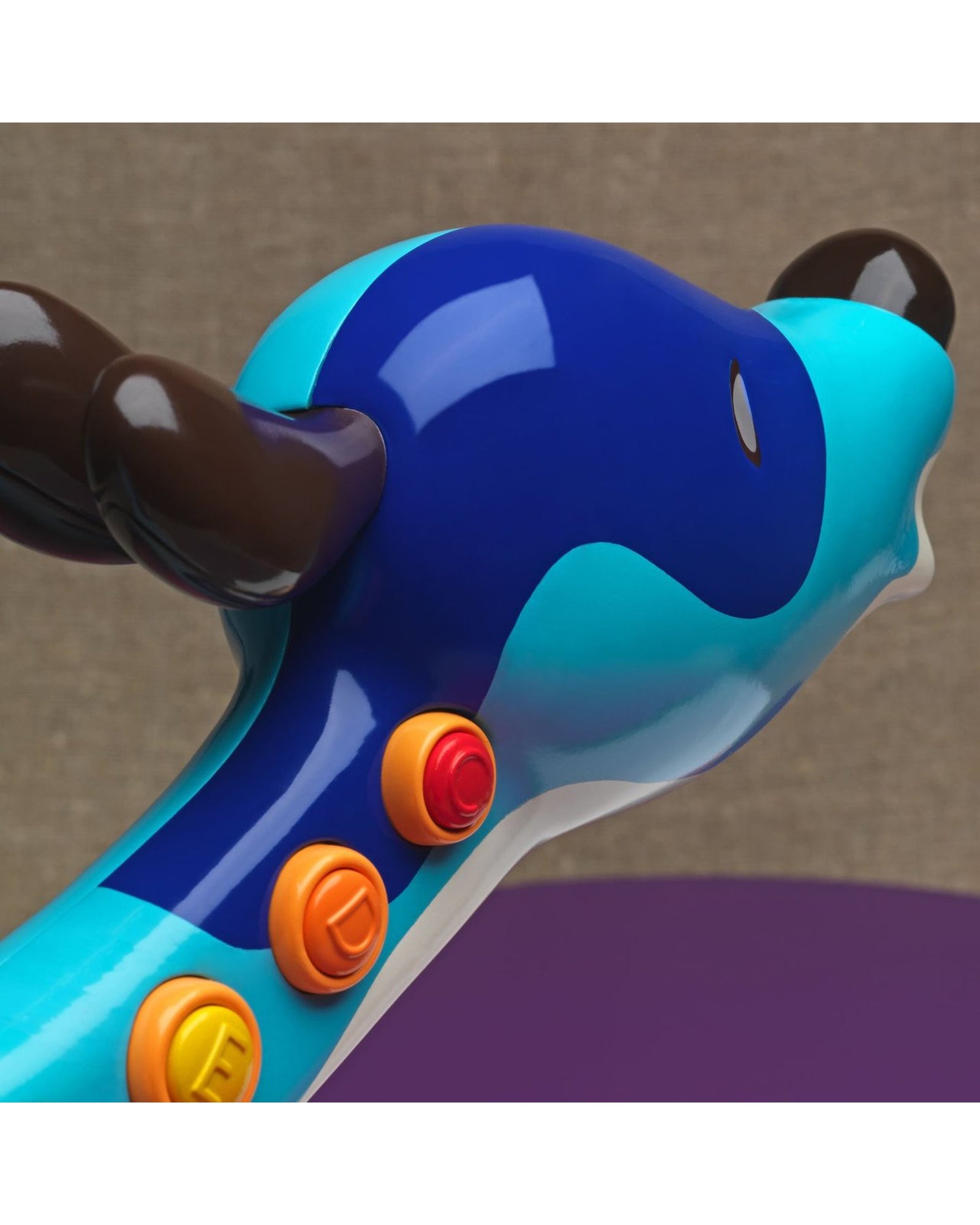 Woofer Hound Dog Guitar – Kidstuff - Main Image