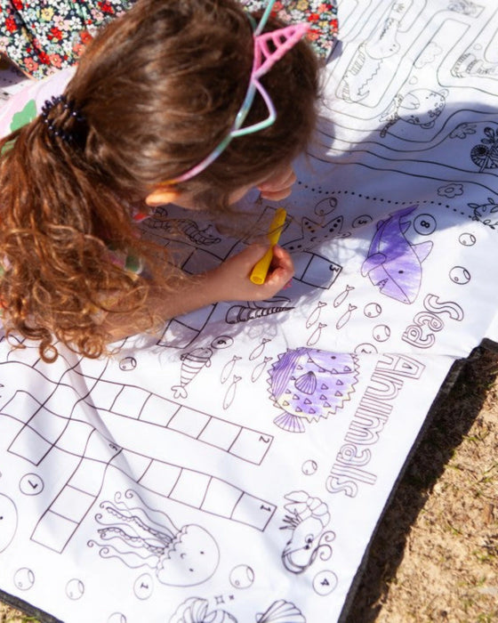 ICANDO Picnic Blanket Colouring Fun