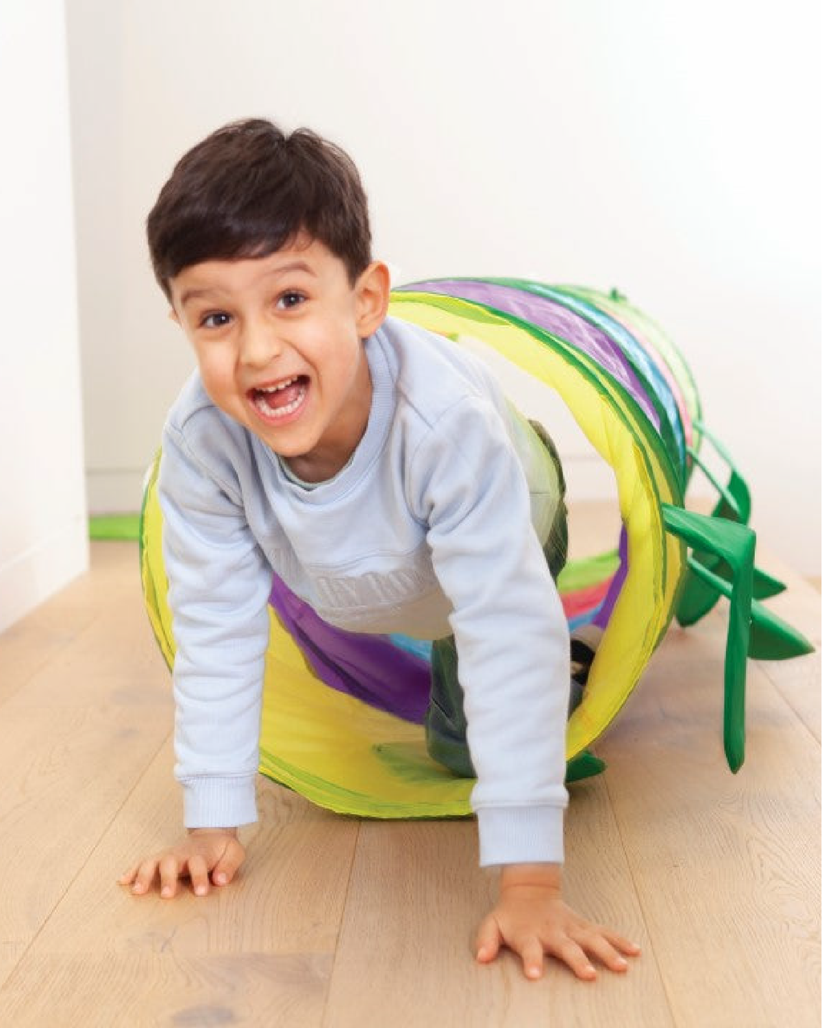 Worm top play tunnel