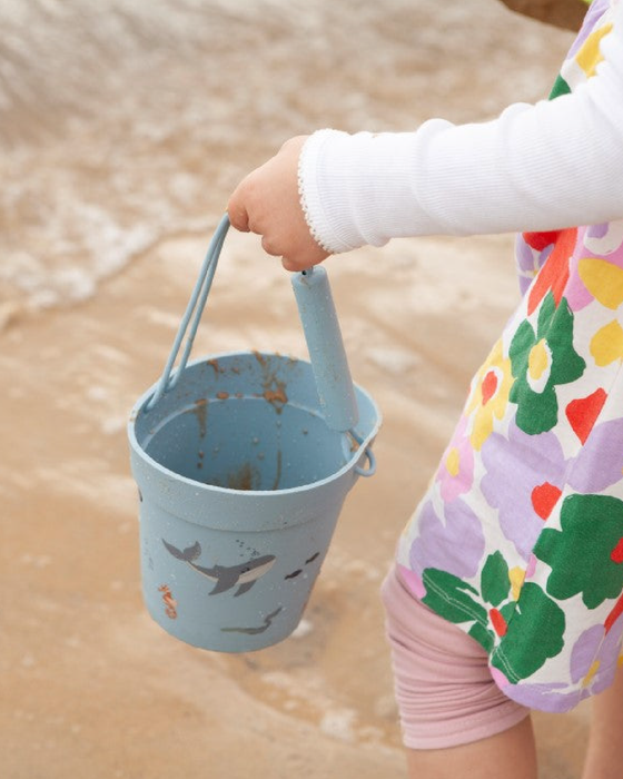 Kids beach discount bucket