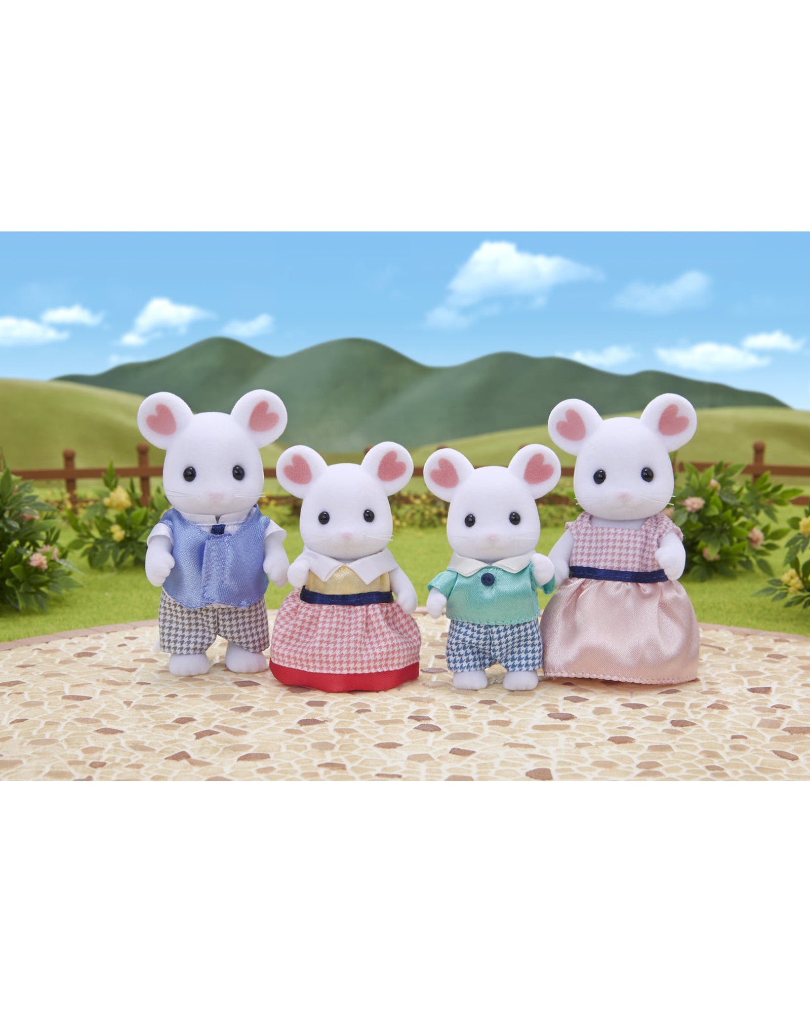 Sylvanian Families Marshmallow Mouse Family