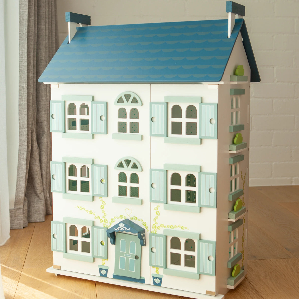 Saint Germaine Belle Mansion Doll house Kidstuff
